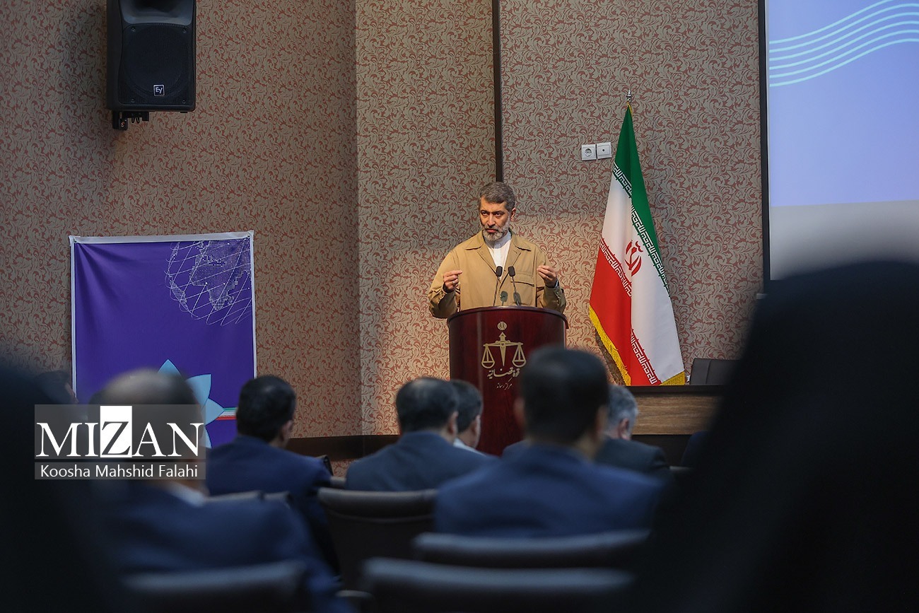 اولین همایش سراسری مدیران رسانه‌ای و روابط عمومی‌های قوه قضاییه برگزار شد/ تاکید سخنگوی قوه قضاییه بر اجرای فرامین رهبر انقلاب در حوزه رسانه/ رئیس مرکز رسانه قوه قضاییه: اولویت اصلی ما، عمل به فرمایشات و تاکیدات رهبر معظم انقلاب است/ برگزاری کارگاه‌های آموزشی ویژه ارتقای سطح رسانه‌ای دادگستری‌ها و سازمان‌های تابعه دستگاه قضا