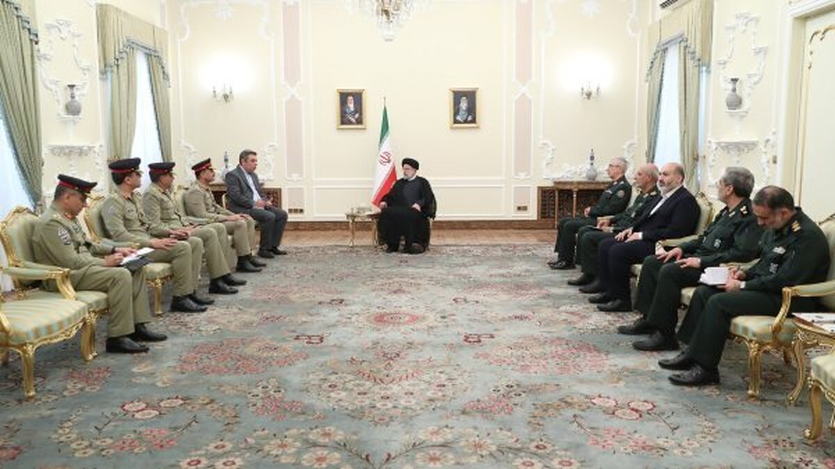 آیت الله رئیسی: راهبرد ایران تبدیل مرز‌های امنیتی به مرز‌های امن و اقتصادی است