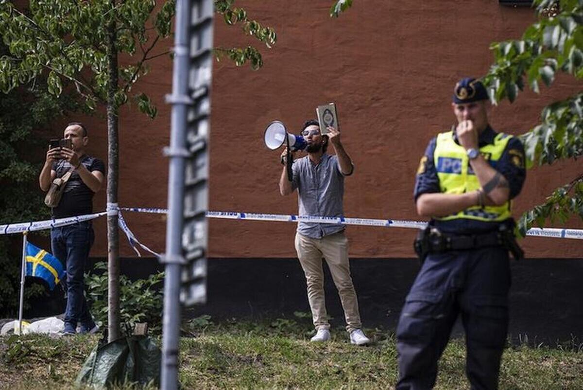 سوزاندن کتب مقدس آن هم در کنار عکس رهبر انقلاب مشکوک و غیرقابل دفاع است