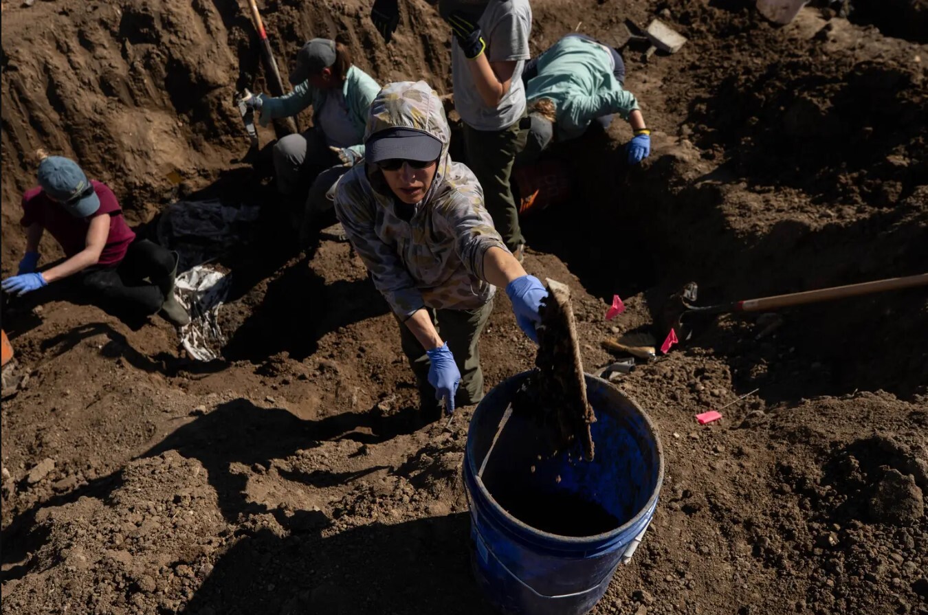 گور‌های دسته جمعی و بی نشان مهاجران و قربانیان باند‌های جنایتکار؛ گورستانی به وسعت مرز‌های آمریکا و مکزیک