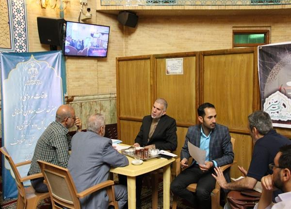 نتیجه بخشی بیش از ۵۰ درصدی ملاقات‌های مردمی مسئولان قضایی شورا‌های حل اختلاف استان تهران/رئیس توسعه حل اختلاف استان: نتایج ملاقات‌های مردمی به صورت حضوری و یا تلفنی به متقاضیان اعلام می‌شود