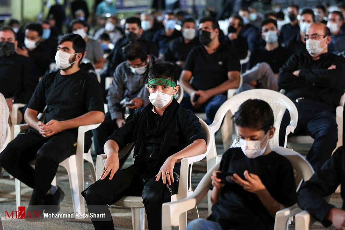 اجرای برنامه‌های فرهنگی به مناسبت ایام محرم در متروی تهران