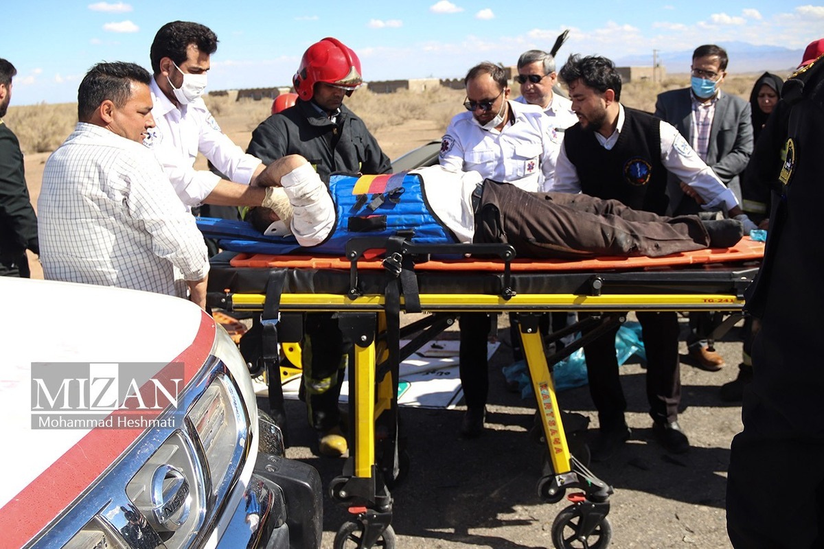 مصدوم شدن ۱۰ نفر در تصادف زنجیره‌ای اصفهان