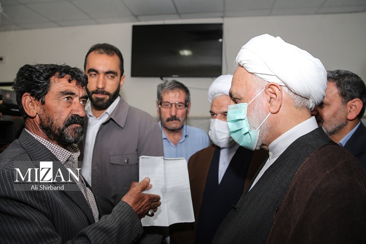 اقدام عملی قوه قضاییه در پاسخگویی به درخواست‌های مشروع و به حق مردمی/ حل مشکل مراجعه کنندگان توسط رئیس دستگاه قضا