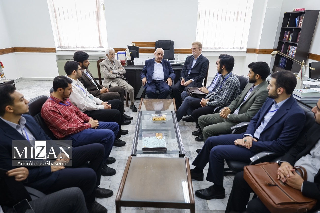 بازدید دانشجویان دانشگاه علوم قضایی از شعب دیوان عالی کشور هم‌زمان با هفته قوه قضاییه