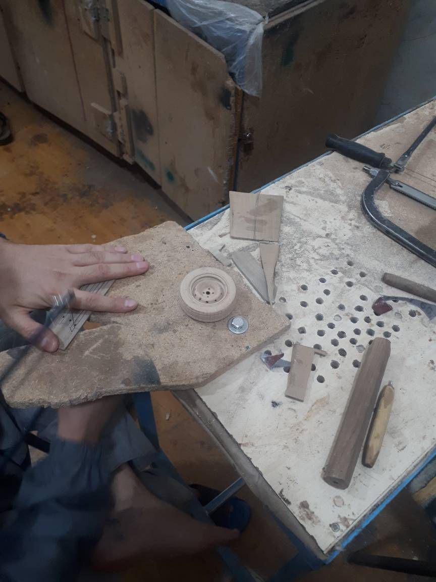 گزارش عملکرد زندان کردستان/۲۷۲ اشتغال نشسته، ۴۰۳ اشتغال کارگاهی و ۵۵۳ اشتغال اعزام بکار برای مددجویان استان کردستان ایجاد شد/ ۳۵ مددجو در کارگاه معرق کاری زندان مرکزی سنندج مشغول به کارند