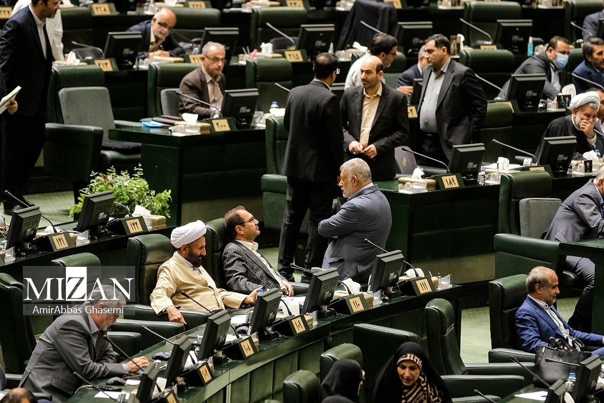 موافقت مجلس با یک فوریت بررسی طرح اصلاح قانون مجازات قاچاق اسلحه و مهمات