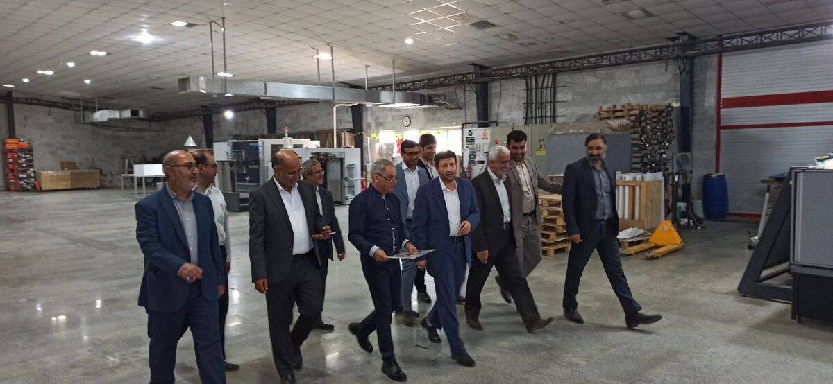 رئیس کل دادگستری استان بوشهر با فعالان اقتصادی دیدار و از شرکت‌های تولیدی و صنعتی استان بوشهر در هفته قوه قضاییه بازدید کرد