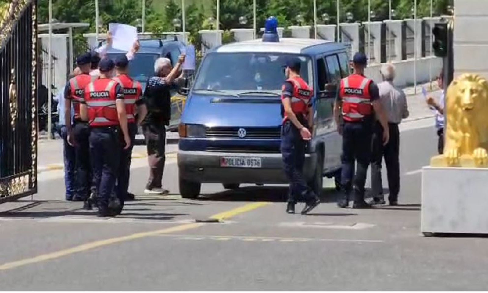 حضور مجدد پلیس آلبانی در مقر منافقین