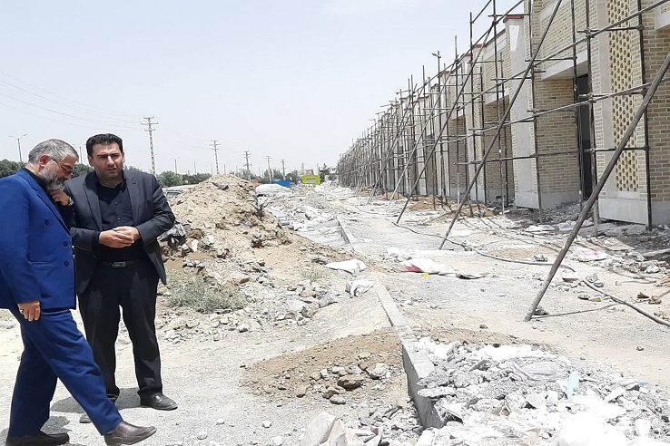 سوغات سراهای میدان عاشورای همدان ساماندهی میشوند سوغات سراهای میدان عاشورای همدان ساماندهی میشوند