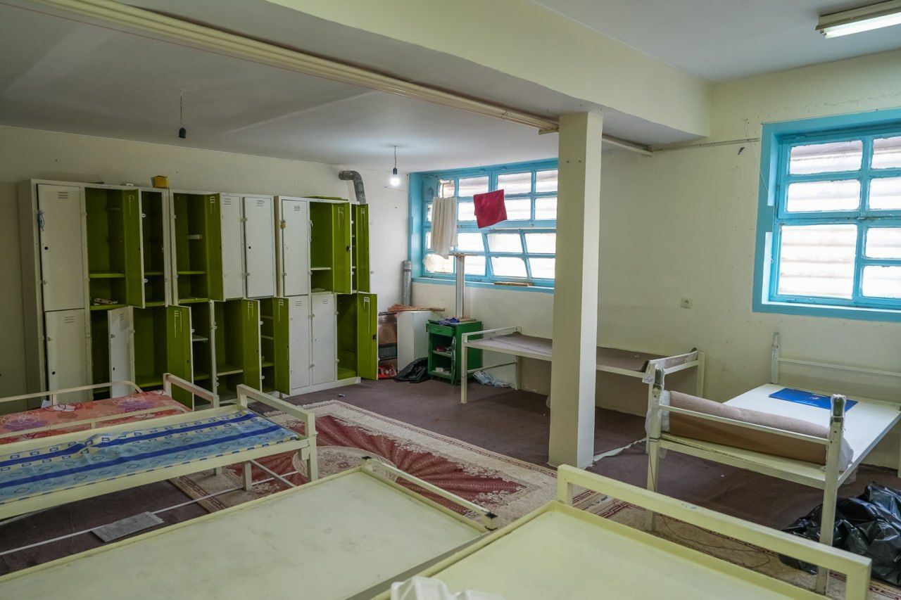 زندان رجائی‌شهر به صورت کامل تخلیه و تعطیل شد/ اقدام دستگاه قضا به منظور رفاه حال شهروندان و جامعه با انتقال زندان‎ها به حاشیه شهر‌ها