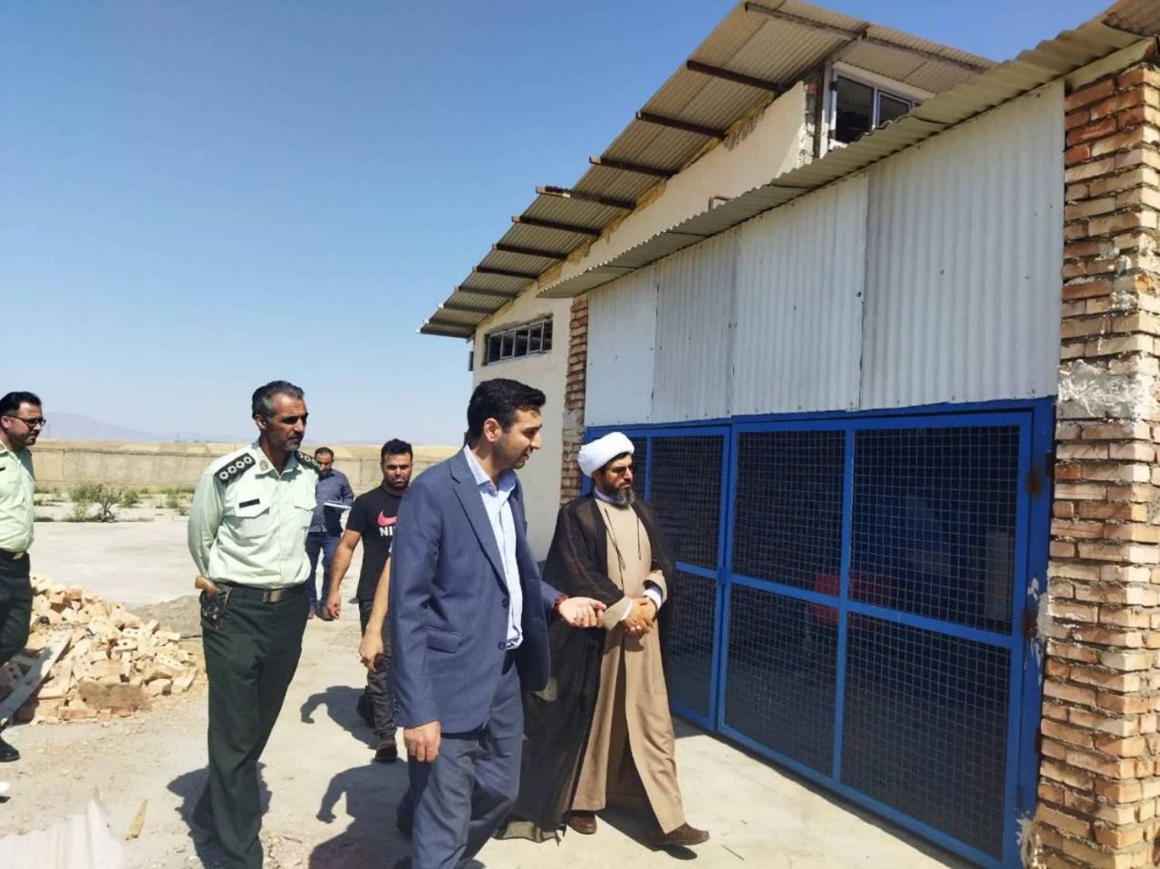 کارخانه تولید آب معدنی میان کوه پس از بازدید دادستان هریس پلمب شد کارخانه تولید آب معدنی میان کوه پس از بازدید دادستان هریس پلمب شد