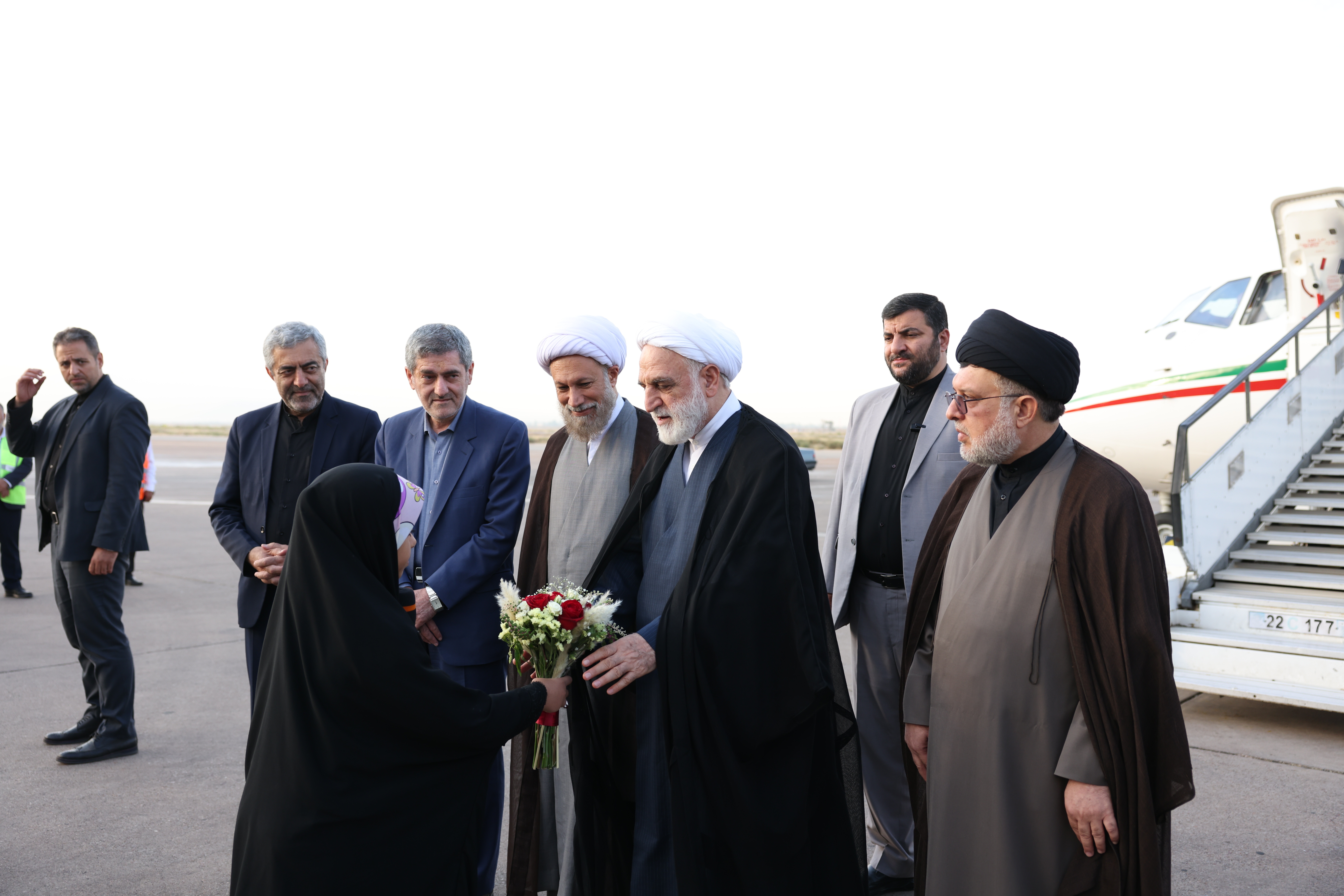 حجت‌الاسلام والمسلمین محسنی اژه‌ای وارد شیراز مرکز استان فارس شد/ حل مسائل مرتبط با بنگاه‌های تولیدی استان فارس در راستای تحقق شعار سال و کمک به دولت در این جهت، از اهداف سفر استانی امروز است