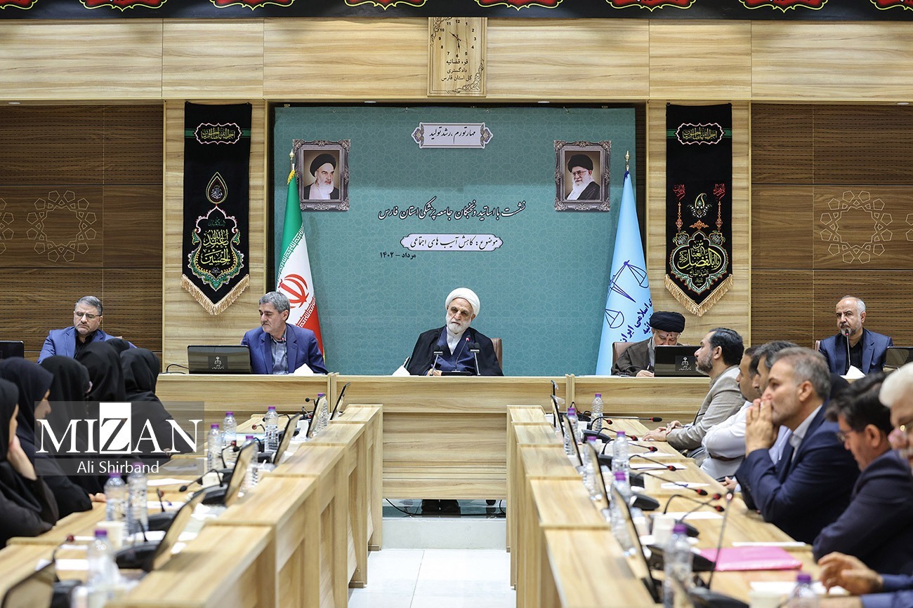 بازدید حجت‌الاسلام والمسلمین محسنی اژه‌ای از کارخانه روغن‌ نباتی شیراز و کارخانه صنایع مخابراتی راه دور‌ ایران (ITI) / حل مسائل مرتبط با بنگاه‌های تولیدی استان فارس در راستای تحقق شعار سال و کمک به دولت در این جهت، از اهداف سفر استانی رئیس قوه‌قضاییه است/ ارائه سند موقوفه بیمارستان نمازی توسط رئیس قوه قضاییه