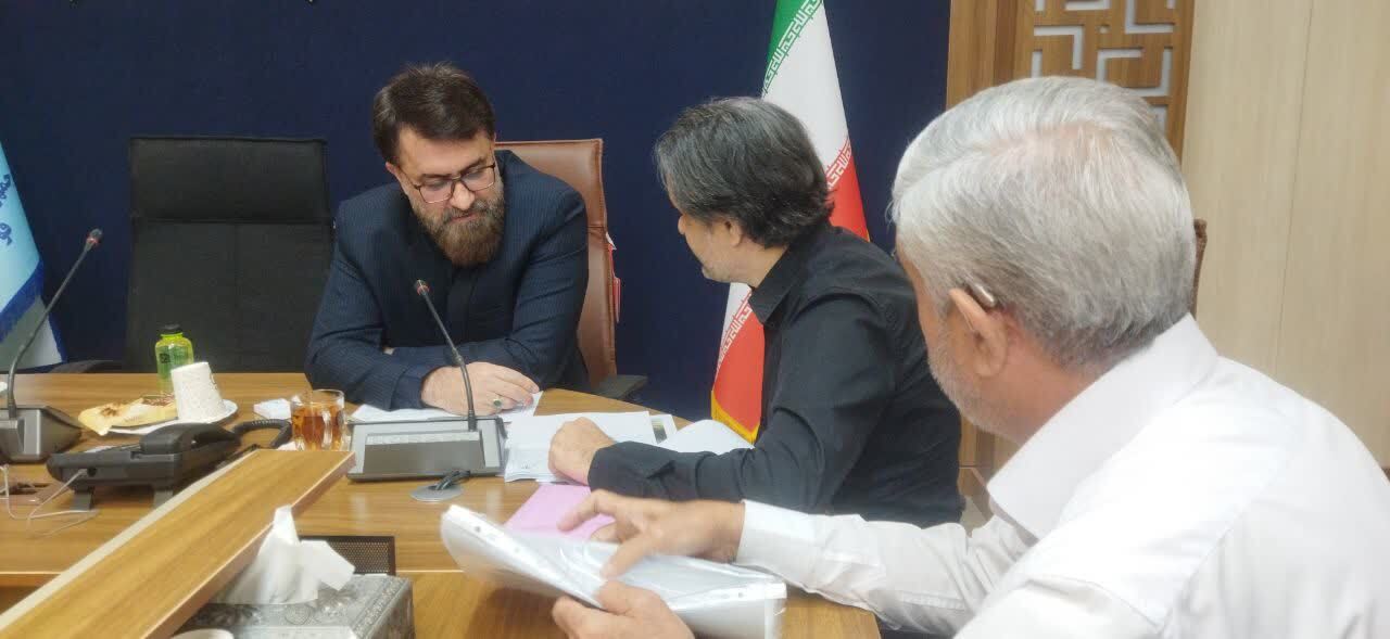 معاون دادستان انتظامی قضات قوه قضاییه و دادستان استان قزوین در ملاقات مردمی به مشکلات ۶۰ نفر رسیدگی کردند