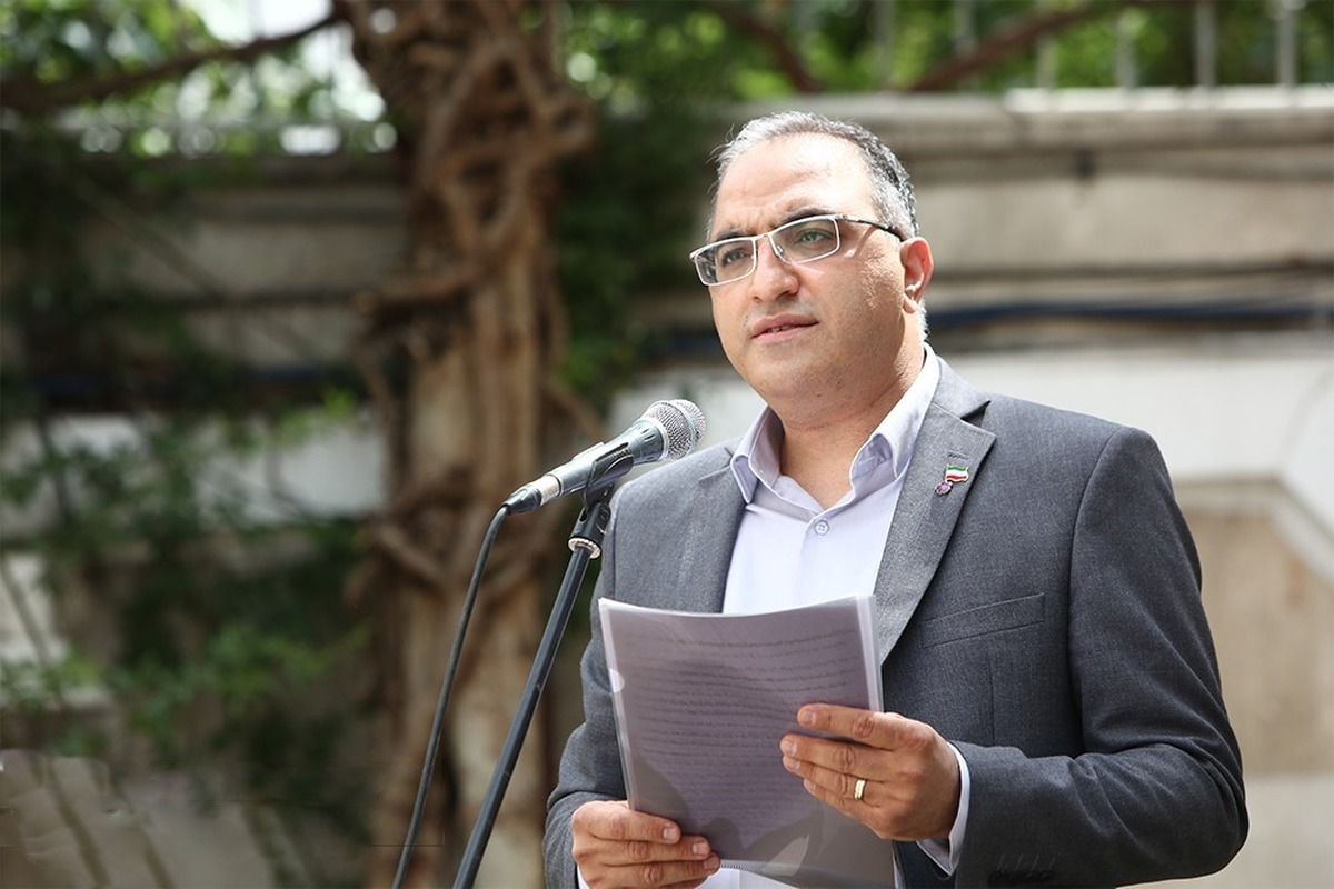 نماینده ارامنه مسیحی: هتک حرمت مقدسات نشان از یک تناقض است/ غرب در زمینه همزیستی ادیان ایران را الگو قرار دهد