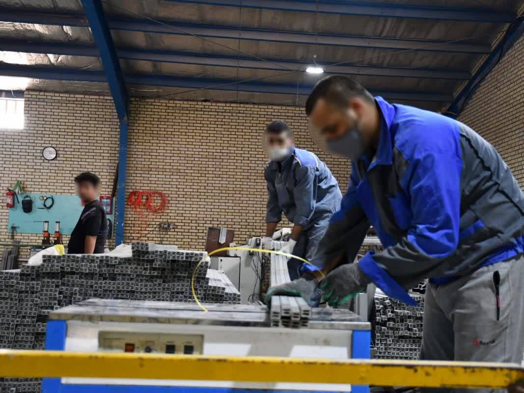 کارگاه‌های اشتغال زندان بندر ماهشهر، فرصتی برای بازپروری مجرمین