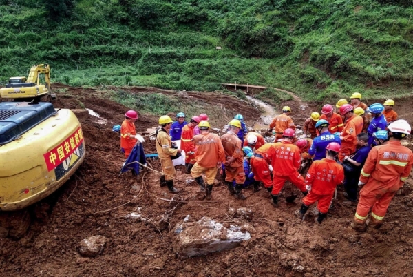 شمار تلفات رانش زمین در چین به ۲۱ نفر رسید/ مرگ ۵۵ نفر بر اثر سیل در بنگلادش