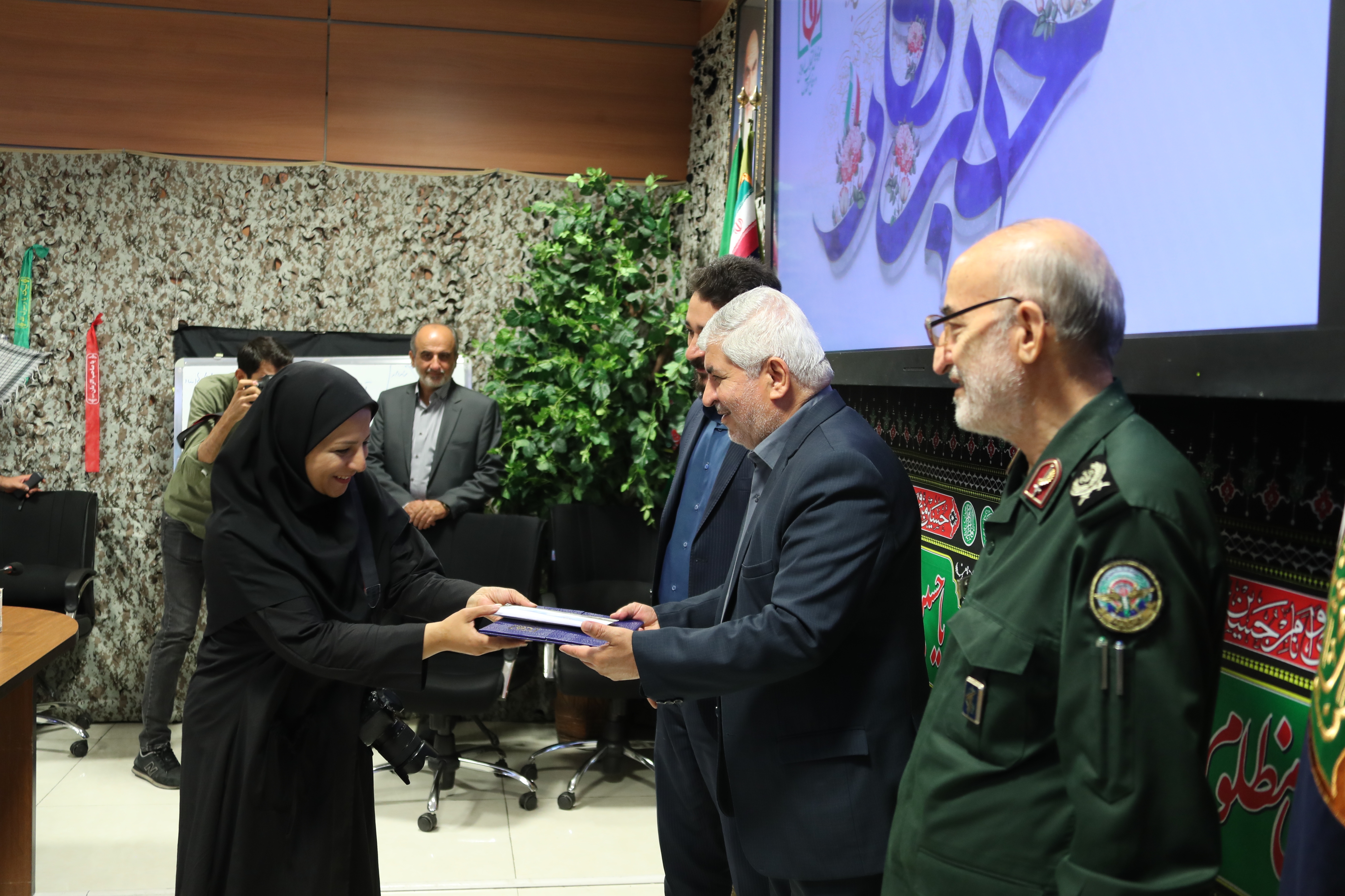 برگزاری آیین تجلیل از اصحاب رسانه برگزاری آیین تجلیل از اصحاب رسانه