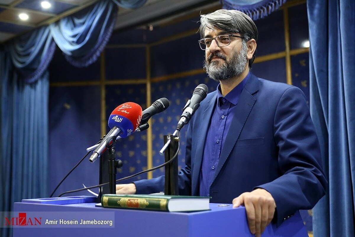 رئیس دفتر بازرسی ویژه و حفظ حقوق شهروندی قوه قضاییه در مرکز ارتباطات مردمی به درخواست‌های ۱۰ نفر از مراجعان رسیدگی کرد