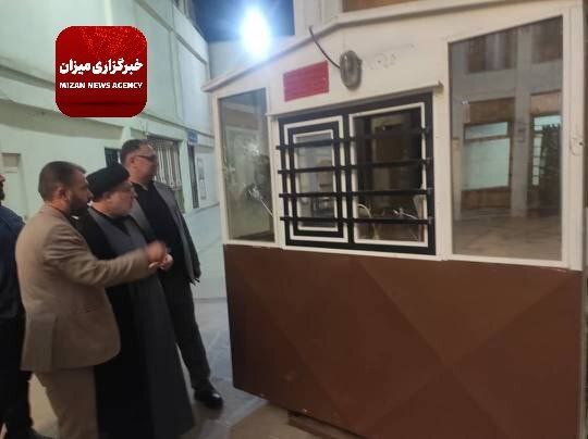 حادثه تیراندازی در حرم مطهر شاهچراغ(ع)/۸ زخمی تاکنون/یکی از تروریست‌ها دستگیر شد