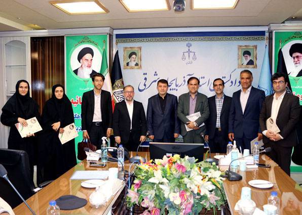 رئیس کل دادگستری آذربایجان شرقی: داوری یکی از مصادیق بارز قضازدایی و دخالت دادن مردم در سرنوشت خویش است رئیس کل دادگستری آذربایجان شرقی: داوری یکی از مصادیق بارز قضازدایی و دخالت دادن مردم در سرنوشت خویش است