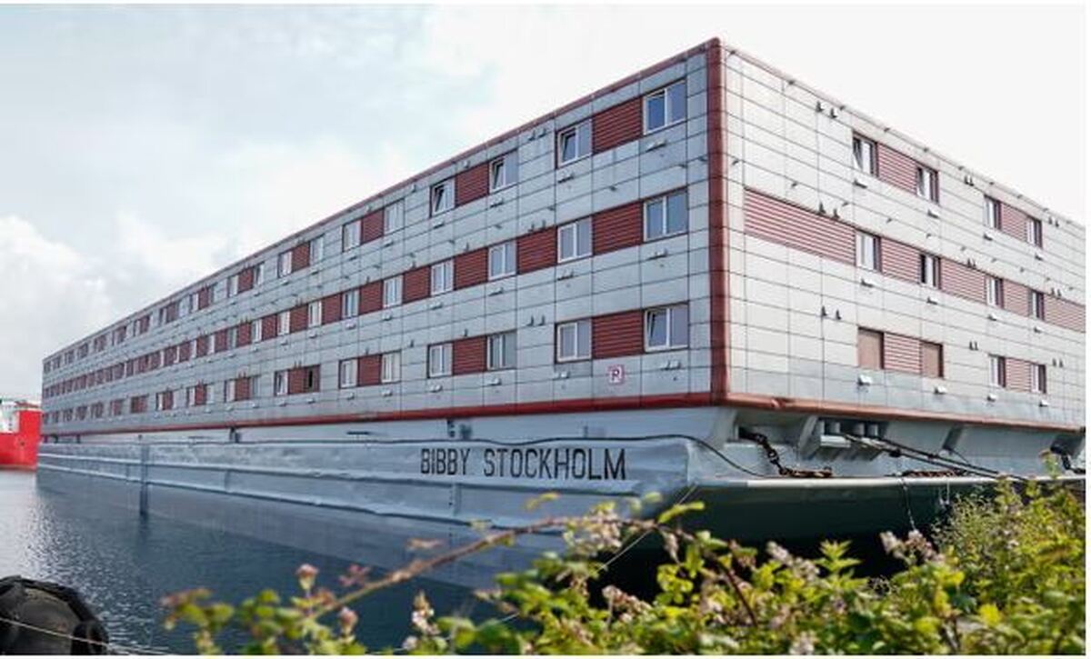 چالش دولت انگلیس بر سر باکتری مرگبار در زندان شناور پناهجویان