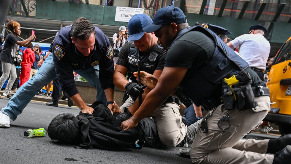 وقتی تاثیرگذاری در رسانه‌های اجتماعی به هرج و مرج اجتماعی منجر می‌شود