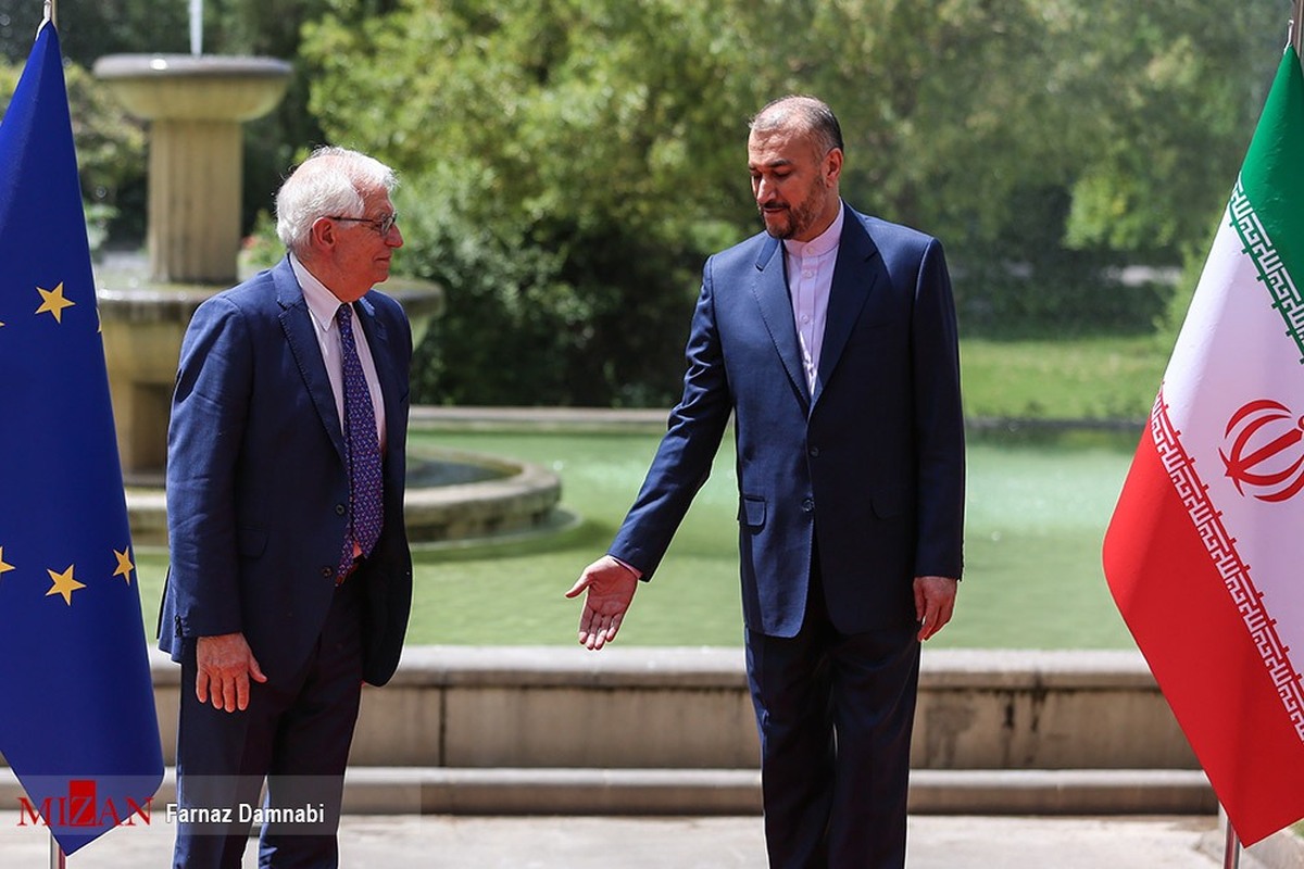 رایزنی تلفنی امیرعبداللهیان و بورل/وزیر امور خارجه: تحریم ایران به نفع اروپا نیست