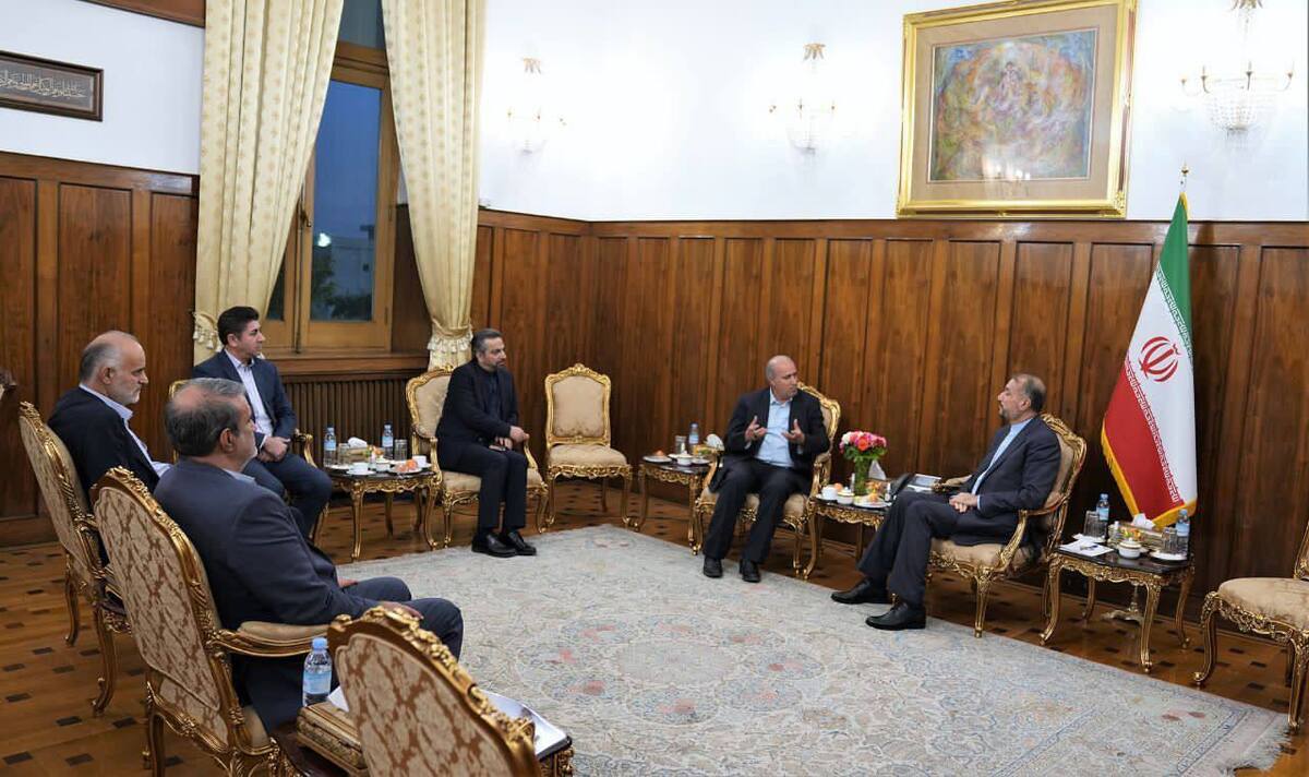 دیدار امیرعبداللهیان و تاج/ تاکید وزیر امور خارجه بر ورود و نصب سیستم‌های VAR در ورزشگاه‌ها
