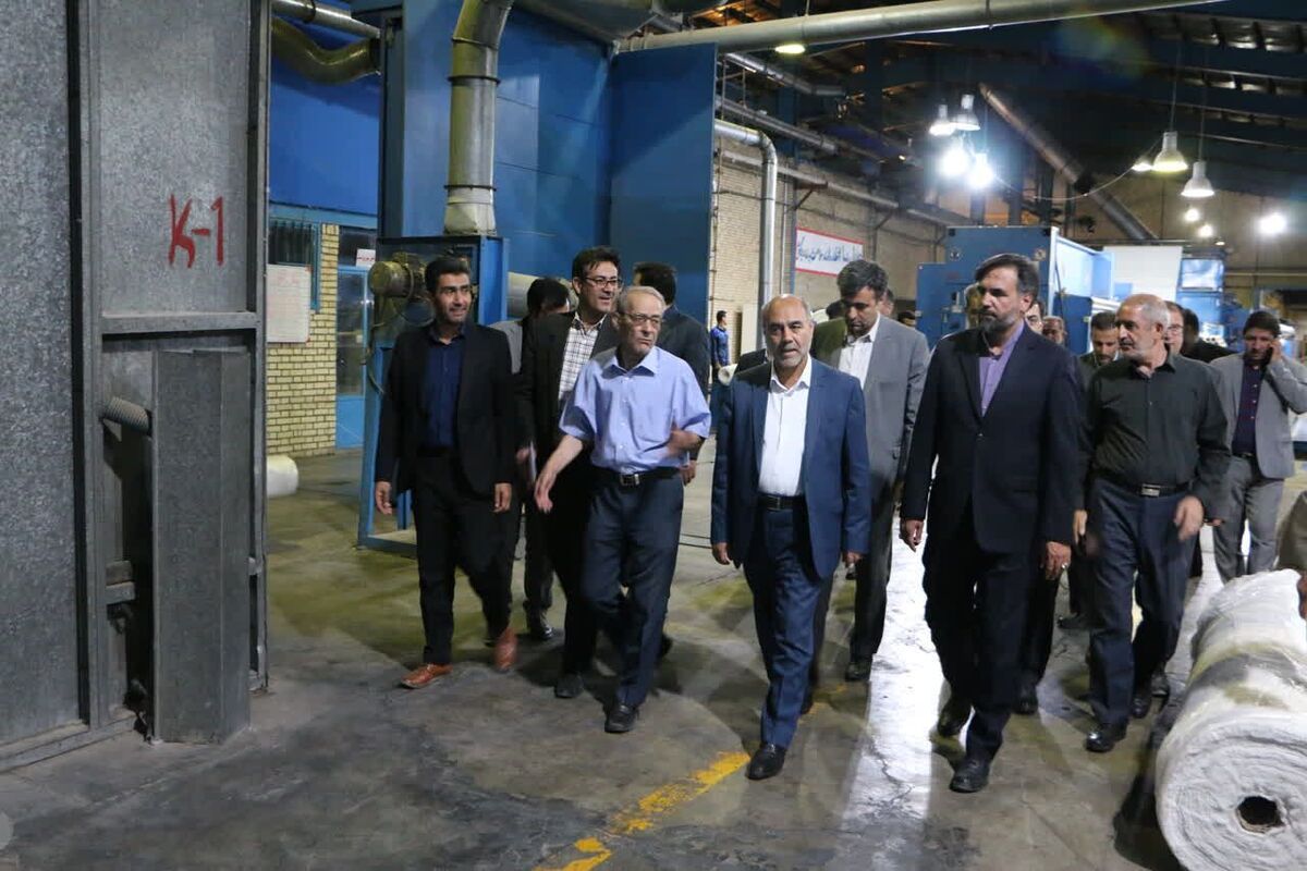 مسئولان قضایی استان چهارمحال و بختیاری از کارخانه موکت سازی ظریف مصور بازدید کردند