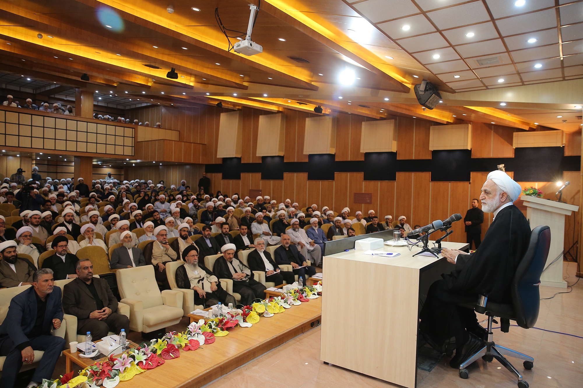 اقدام رئیس قوه‌قضاییه در جهت رفع موانع حقوقی تولید چندین بنگاه اقتصادی و صنعتی، بازدید نظارتی از واحد‌های قضایی و اتخاذ تدابیر پیرامون پرونده‌های کثیرالشاکی در راستای استیفای حقوق مالباختگان در سفر به استان گلستان/ حل و فصل نهایی پرونده کثیرالشاکی «مجتمع تجاری زرین گرگان» و استیفای حقوق حدود ۱۸۰ نفر از مردم با حضور رئیس قوه قضاییه قبل از تشکیل دادگاه