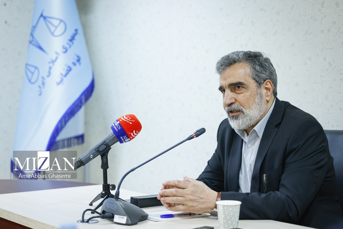 کمالوندی: آب سنگین ایران از نظر کیفیت در رتبه نخست دنیا قرار دارد/رابطه ایران و آژانس رو به جلو است/در حال حاضر برنامه‌ای برای سفر گروسی به ایران وجود ندارد/پروتکل‌های ایران برای ورود بازرسان آژانس به کشور/ تاثیر حوزه‌های فعالیت صنعت هسته‌ای بر برق، کشاورزی و رادیودارو/سهم زنان در صنعت هسته‎ای ایران/توضیحات درباره مکان‎های ادعایی در گزارش‎های آژانس و غرب