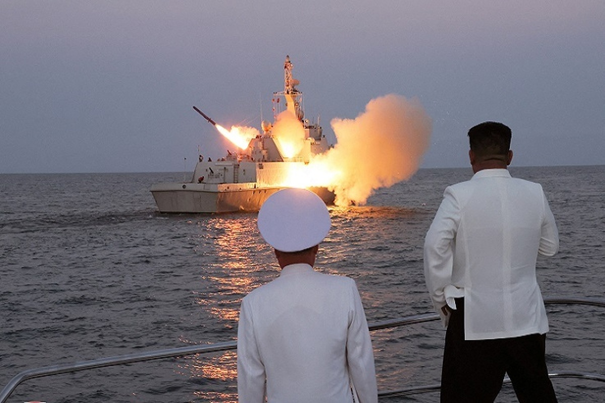 کره شمالی با نظارت کیم جونگ اون آزمایش موشکی انجام داد