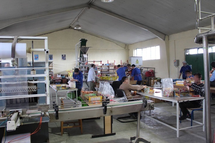 حمایت ۱۶۰ میلیارد ریالی اداره کل زندان‌های اردبیل از ۸۹ مددجو برای ایجاد شغل پس از آزادی آن‌ها طی امسال/ استفاده شرکت کنندگان دوره‌های اشتغالزایی زندان‌های اردبیل از تسهیلات ویژه برای ایجاد شغل در جامعه/ مدیرکل زندان‌های اردبیل: ۱۶۲ کارگاه اشتغال برای زندانیان استان اردبیل ایجاد شده است