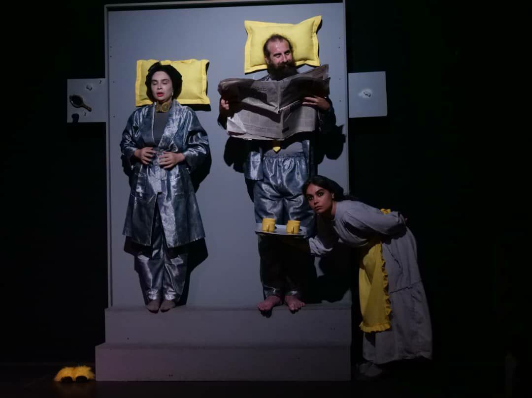 پنج اجرای پایانی «خانم آوازخوان کله طاس» ساعت ۲۱ روی صحنه میرود پنج اجرای پایانی «خانم آوازخوان کله طاس» ساعت ۲۱ روی صحنه میرود