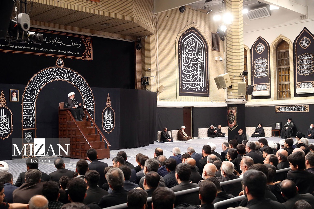 عزاداری شام غریبان و توسل به عقیله بنی‌هاشم (س) با حضور رهبر انقلاب