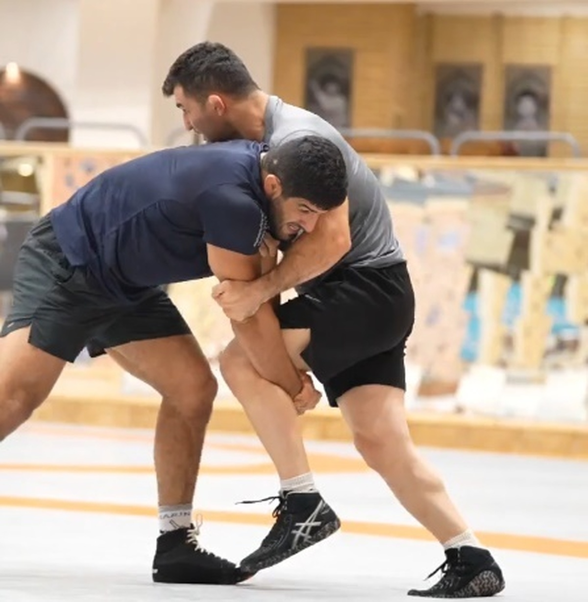 خبر امیدوار کننده برای کشتی ایران/ قاسمپور تمریناتش را روی تشک آغاز کرد + فیلم