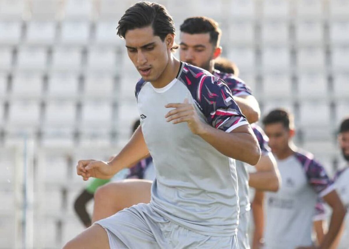 نادری مشکلی برای بازی در ایران ندارد