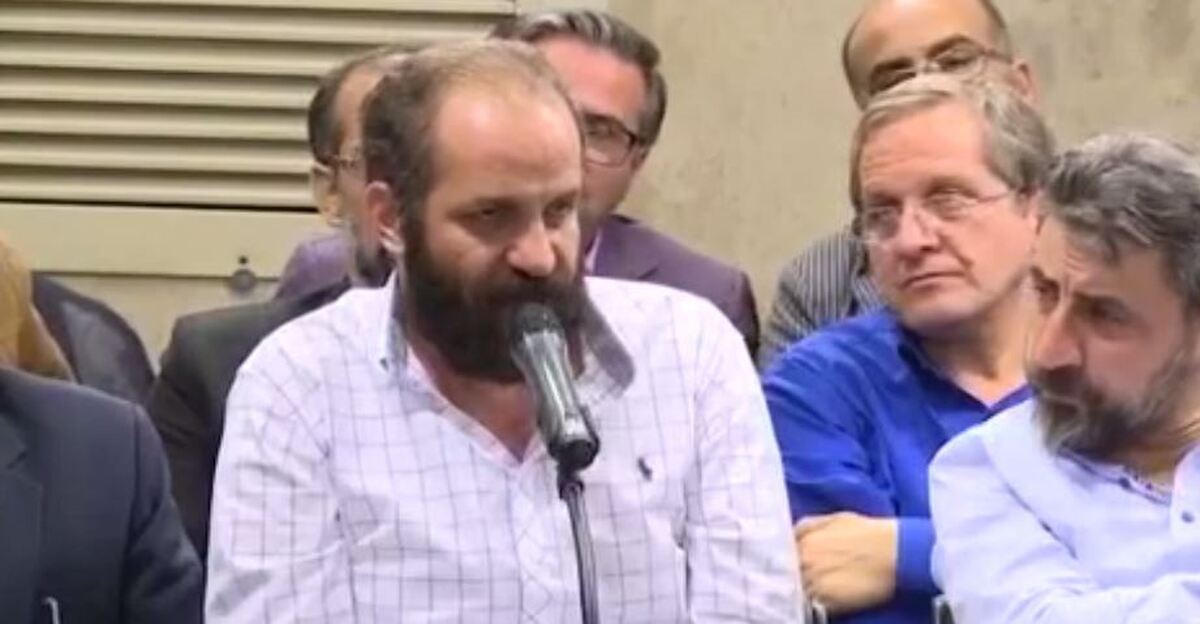 شعرخوانی آقای محمد سهرابی در ديدار شاعران با رهبر انقلاب درباره امام حسن(ع)