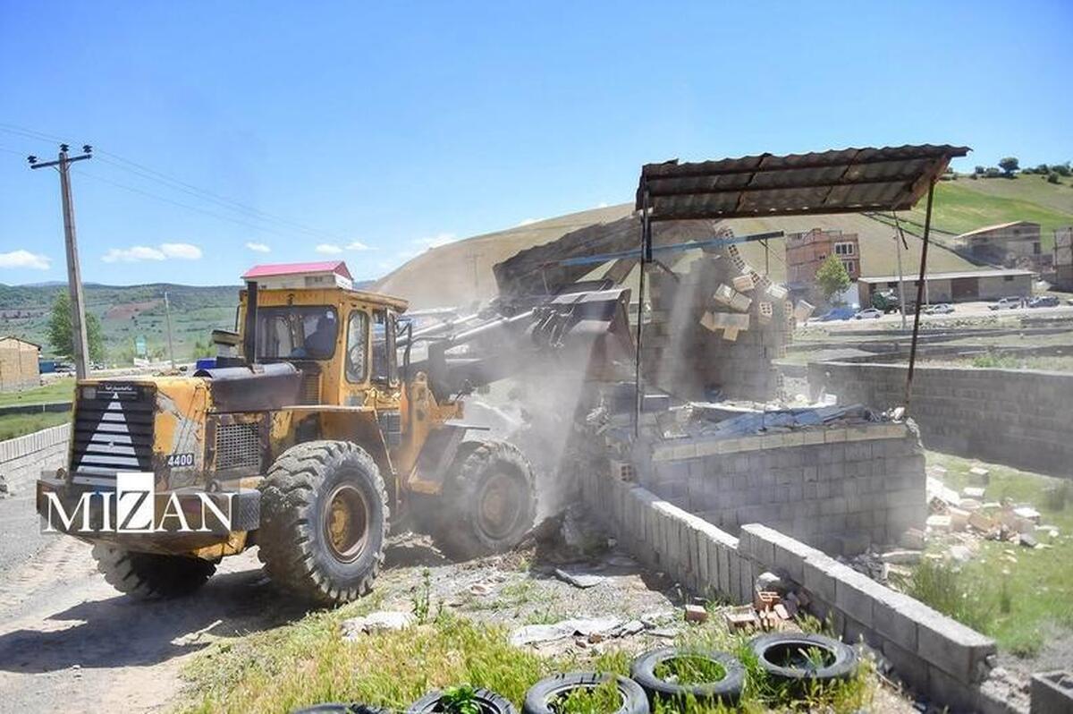 ۵۲ هکتار از اراضی ملی شهرستان قلعه گنج رفع تصرف شد