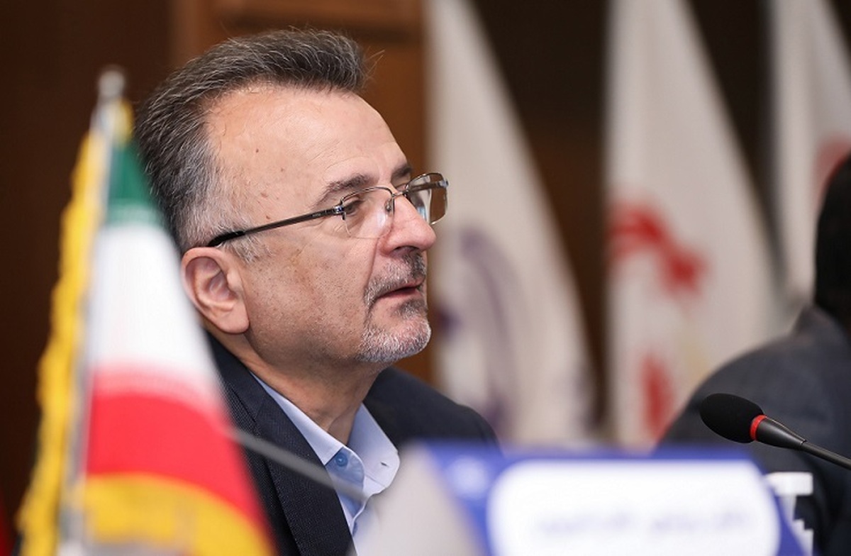 داورزنی: برای ثبت نام در انتخابات به جمع‌بندی نرسیده‌ام/ نتوانستیم برای همه بلیت بیزنس بگیریم