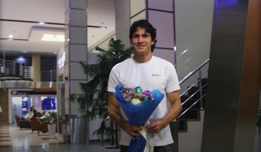 مهاجم خارجی استقلال وارد تهران شد+عکس مهاجم خارجی استقلال وارد تهران شد+عکس