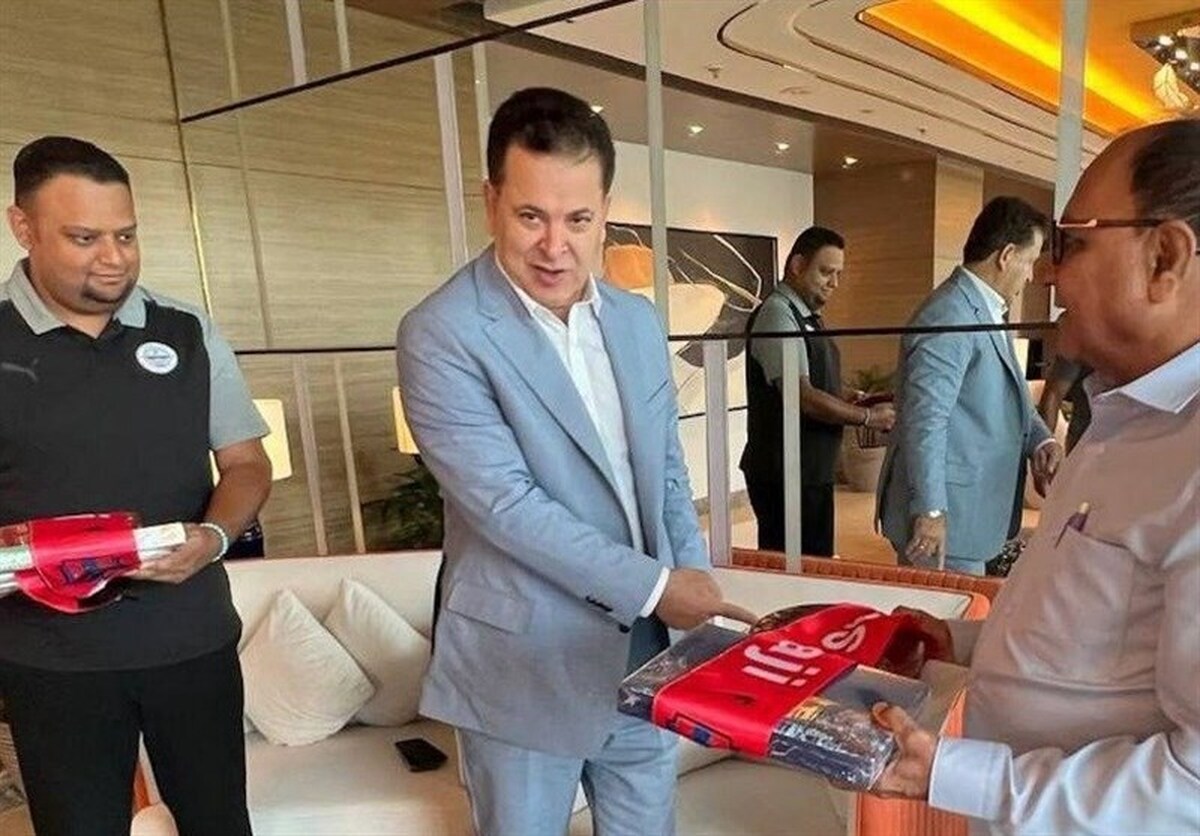 هندی‌ها از نساجی عذرخواهی کردند