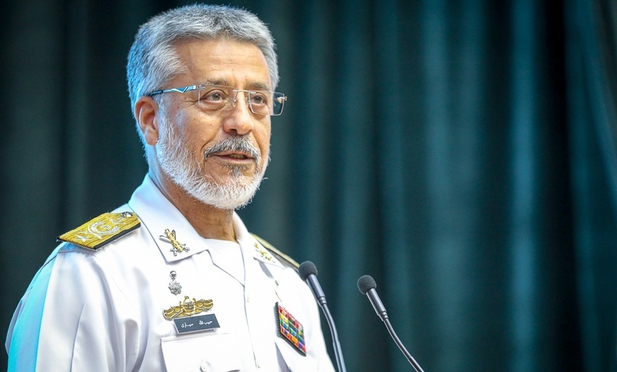 دریادار سیاری: توان دفاعی کشور را در جهت تثبیت صلح در منطقه افزایش می‌دهیم