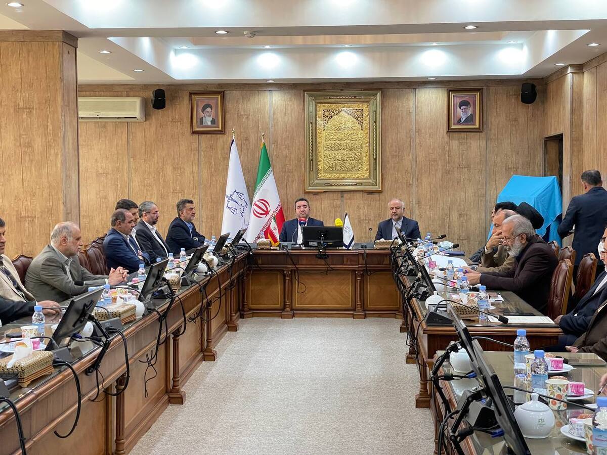 ۴ جلد کتاب با موضوع نقش قوه قضاییه در دوران انقلاب اسلامی و دفاع مقدس رونمایی شد ۴ جلد کتاب با موضوع نقش قوه قضاییه در دوران انقلاب اسلامی و دفاع مقدس رونمایی شد
