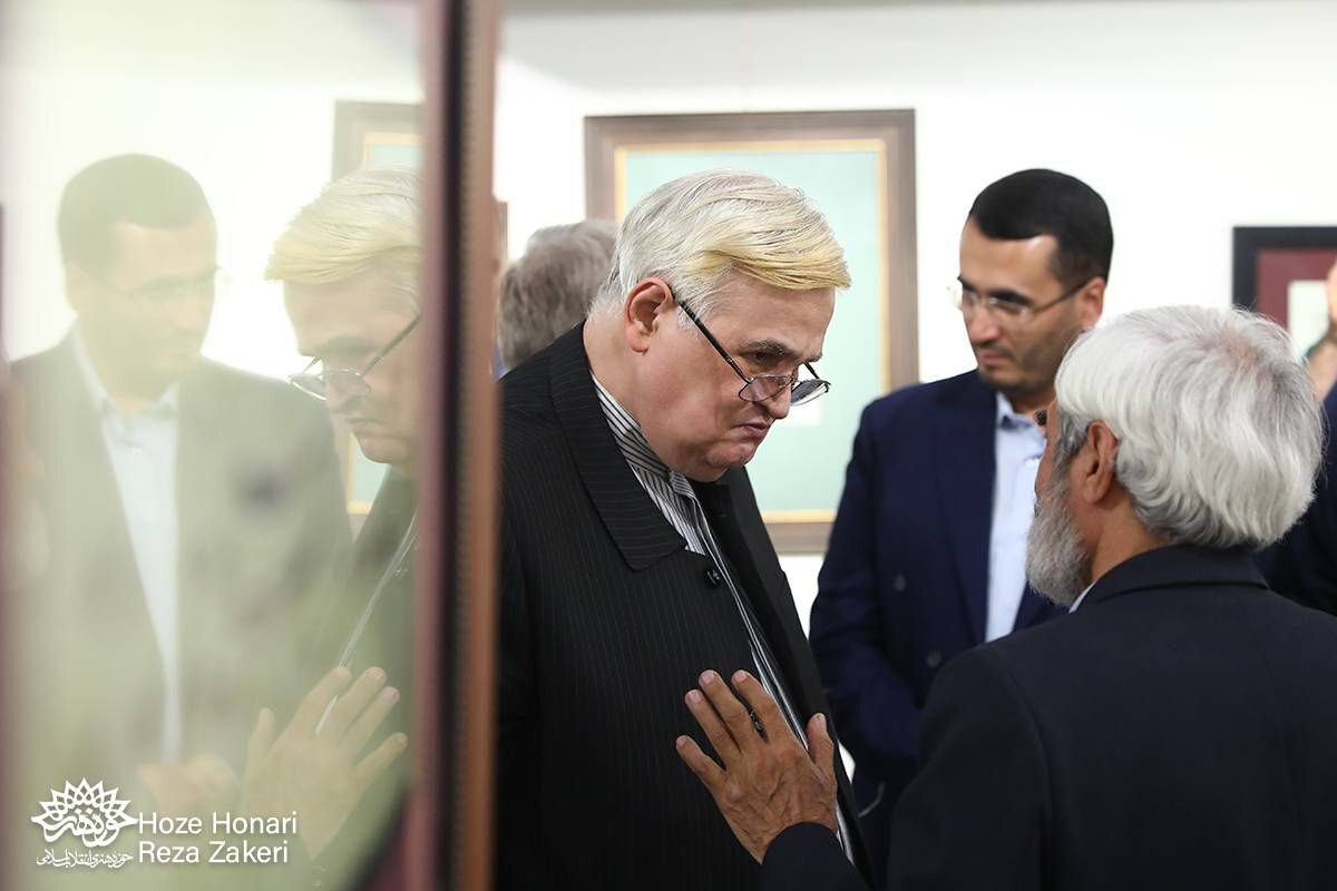 نمایشگاه «جوهر جلی» در بزرگداشت استاد شهریار افتتاح شد/ جلوه خوشنویسی هنرمندان تبریزی؛ در گالری استاد عالی نمایشگاه «جوهر جلی» در بزرگداشت استاد شهریار افتتاح شد/ جلوه خوشنویسی هنرمندان تبریزی؛ در گالری استاد عالی