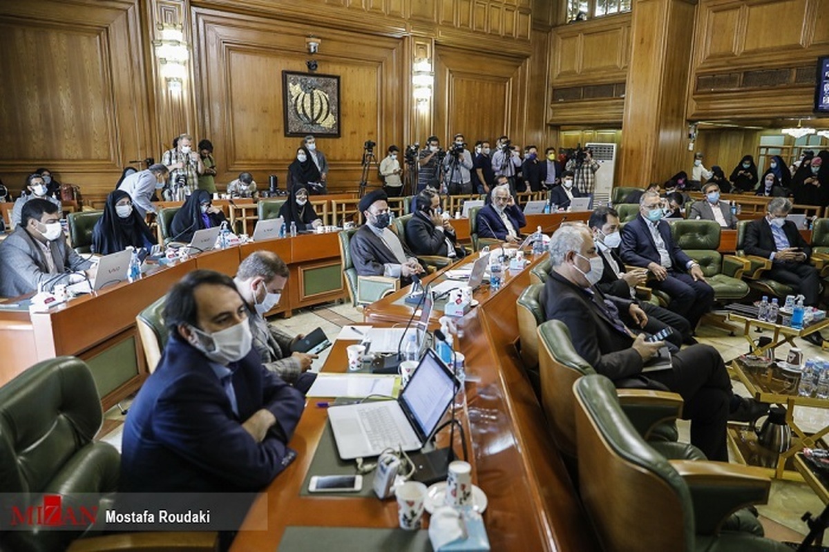 استقبال اعضای شورای شهر تهران از تراموا