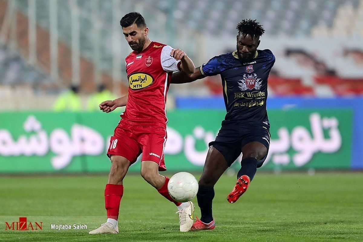 دیدار دوستانه نساجی با پرسپولیس در ورزشگاه کاظمی