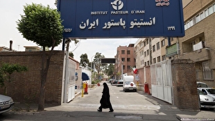 وزیر بهداشت از پروژه‌های در دست احداث مجتمع تولیدی، تحقیقاتی انستیتو پاستور ایران بازدید کرد